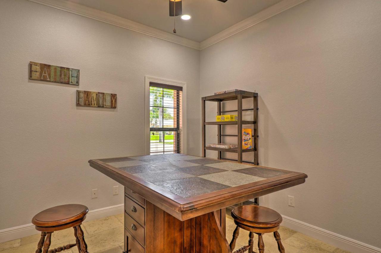 Canalfront Cape Coral Home With Patio And Grill! Exterior foto